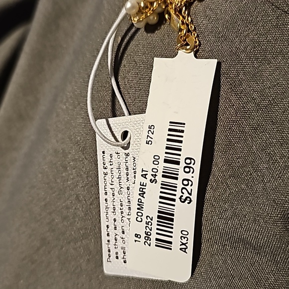 Daisy Necklace - Picture 6 of 6